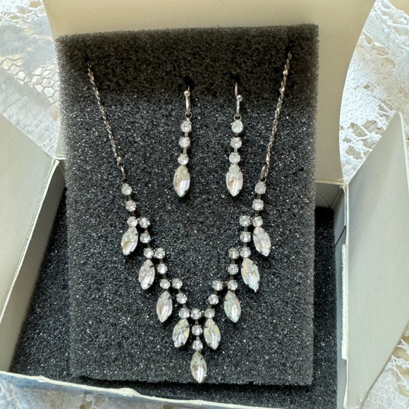 Avon 2008 Clear Chevron Two Piece Set - Picture 3 of 6